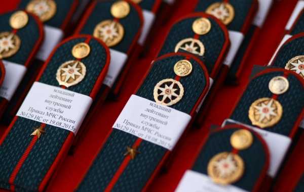 Приснилось что вручили погоны