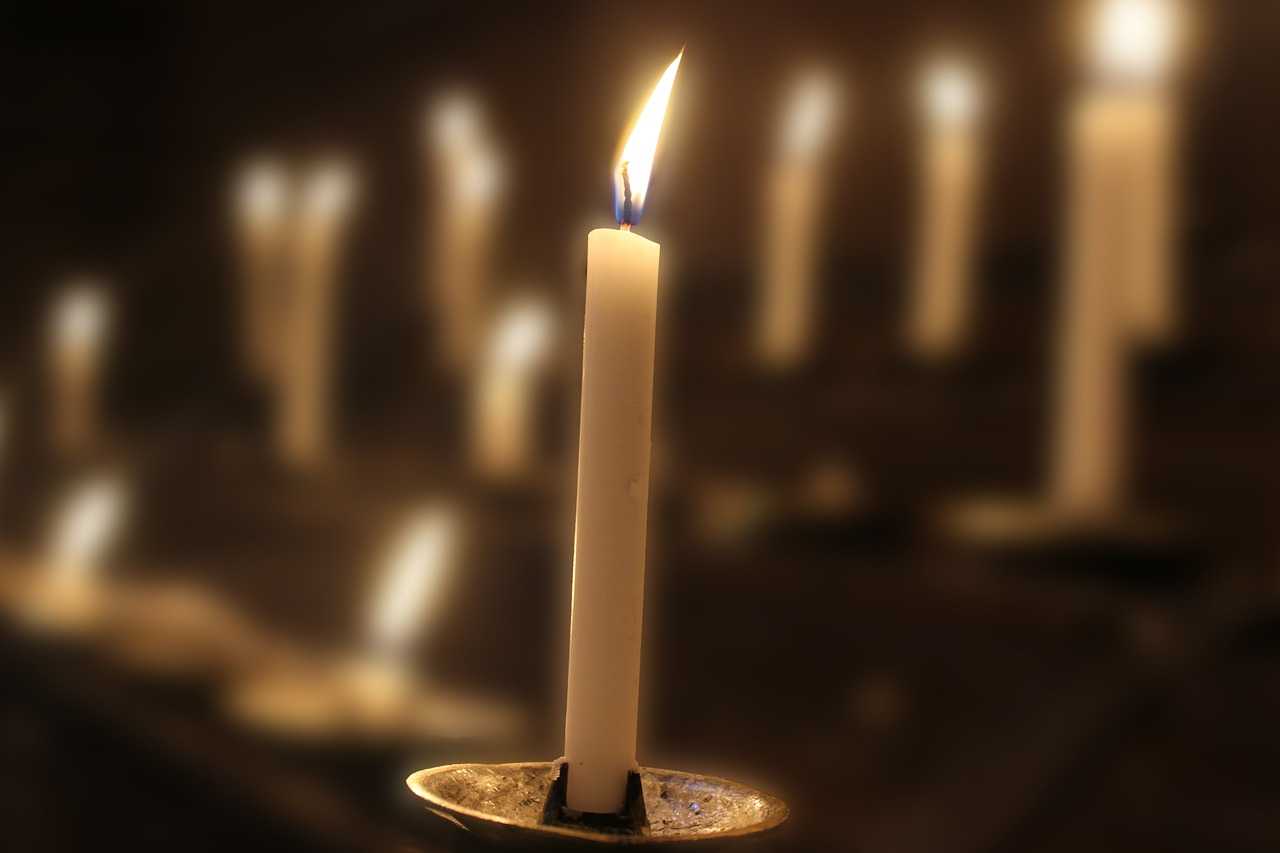 К чему снится свеча? сонник - свеча приснилась во сне и что означает?