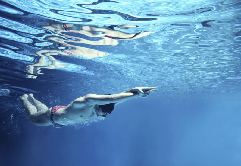 К чему снится плавать — 40 верных значения сна