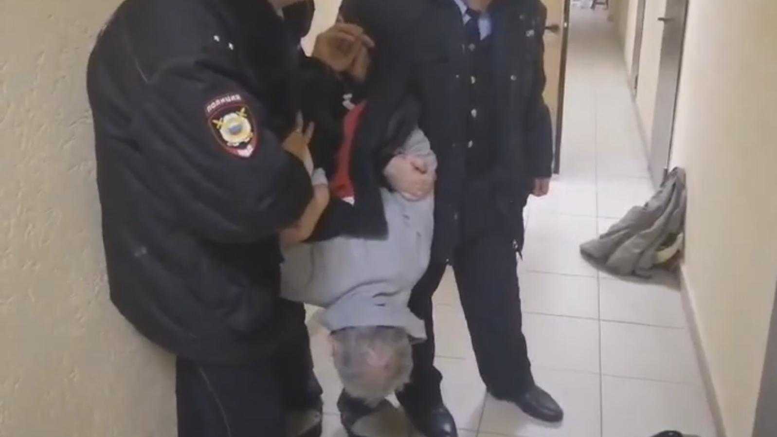 К чему снится  преследование во сне — по 90 сонникам! если видишь во сне преследование что значит?