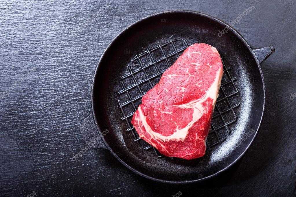 К чему снится есть во сне жареное мясо, или жарить его: что может сулить такой сон женщине или мужчине?