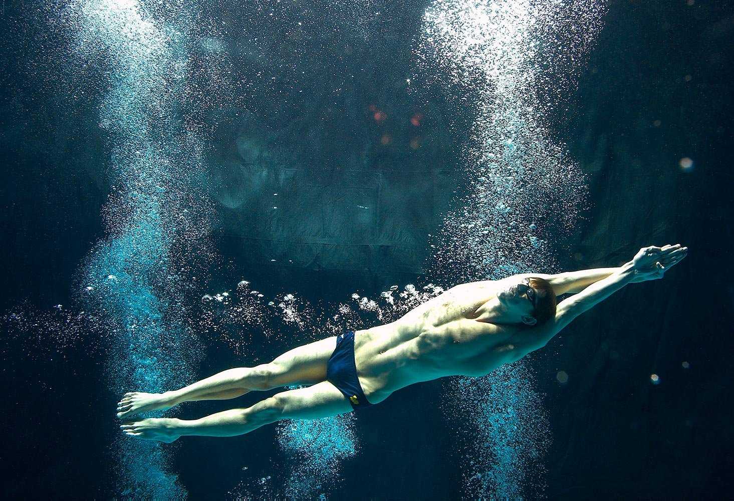 Что означает плавать в бассейне во сне — топ 35 толкований