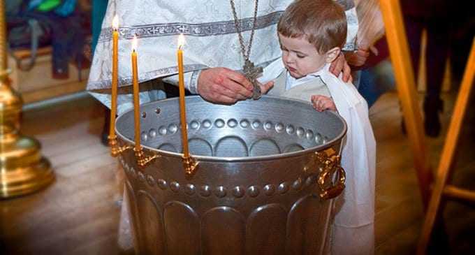 К чему снится креститься во сне рукой в церкви